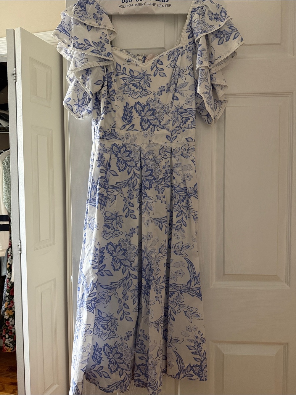 Rachel Parcell White Midi Dress with Blue Floral Print and Ruffle Sleeves
